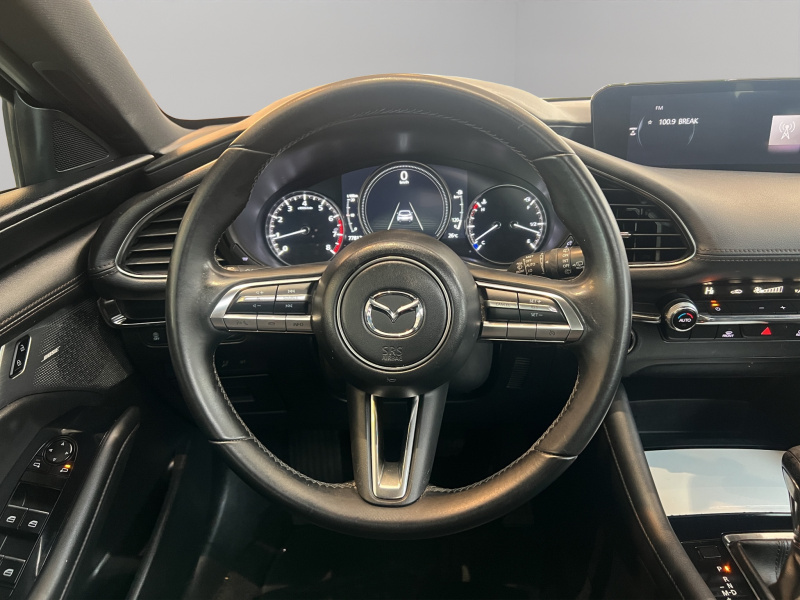 Mazda Mazda 3 5 pts. HB Signature, 2.5T, TA, piel, s. Bose, RA-18, 4x4 2023